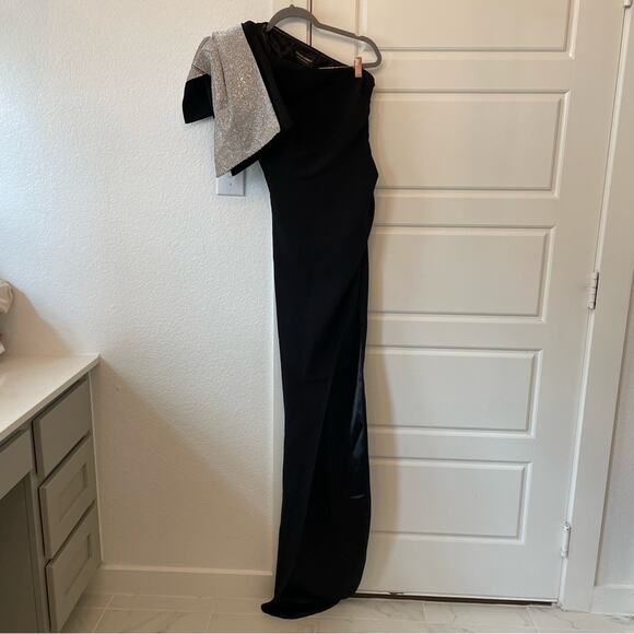 Bronx and Banco Stella Diamond Gown - Picture 6 of 9